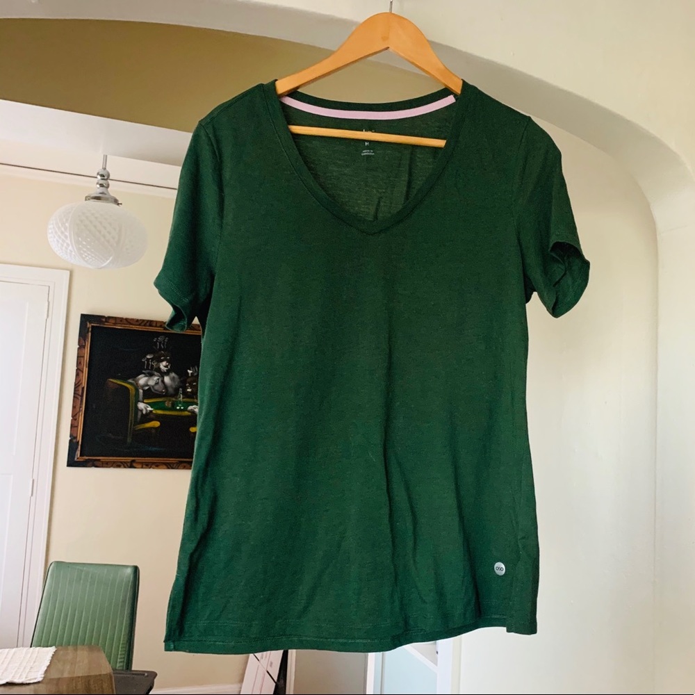 Dip women’s active v neck t-shirt